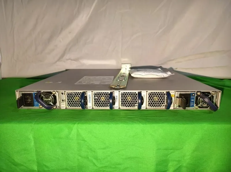 Коммутатор Arista DCS-7160-32CQ-R Switch 32 x 100Gb QSFP28 Ports — фото лота 3