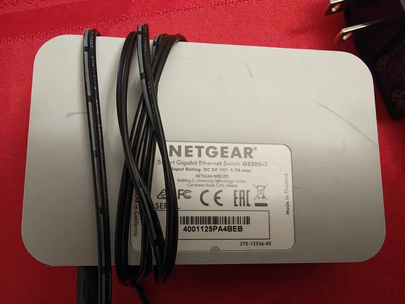 Коммутатор NETGEAR (GS205100PAS) 5 Port Gigabit Ethernet Switch