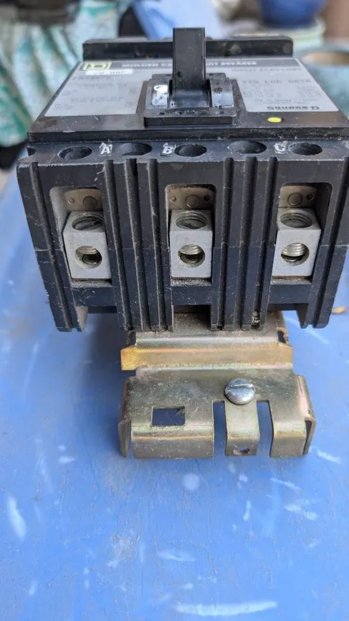 Автоматический выключатель Square D FA34070 Circuit Breaker 70A 3-Pole 480V SEE