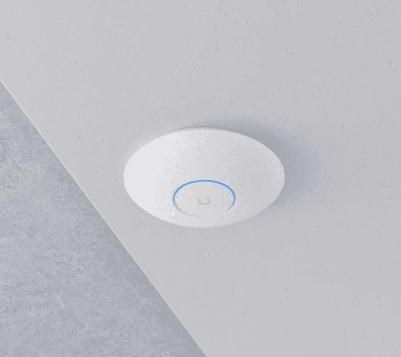 Точка доступа Wi-Fi Ubiquiti UniFi U7 Pro Tri-Band Wi-Fi 7 Access Point 2.5GbE P
