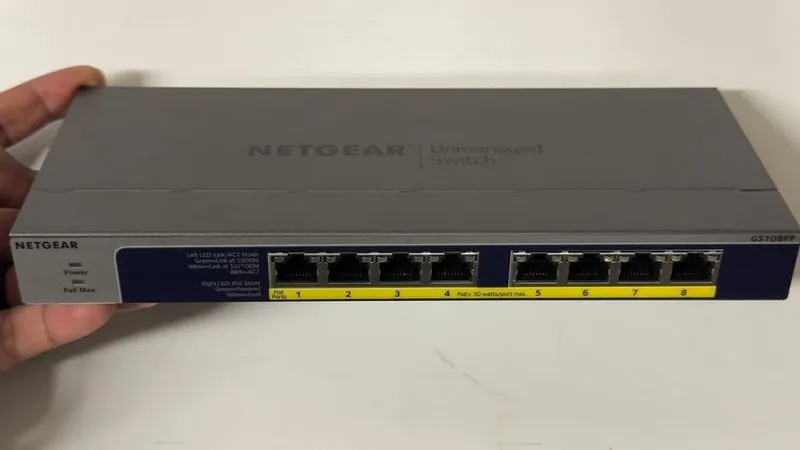 Коммутатор NETGEAR GS108PP 8-Port Gigabit PoE+ Switch 123W Ethernet Unmanaged