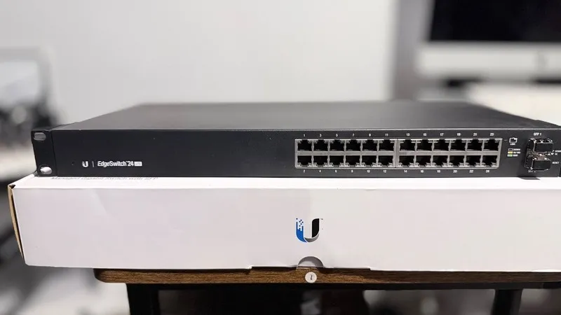 Коммутатор Ubiquiti Networks ES-24-LITE 24 Port Rack Mountable Ethernet Switch