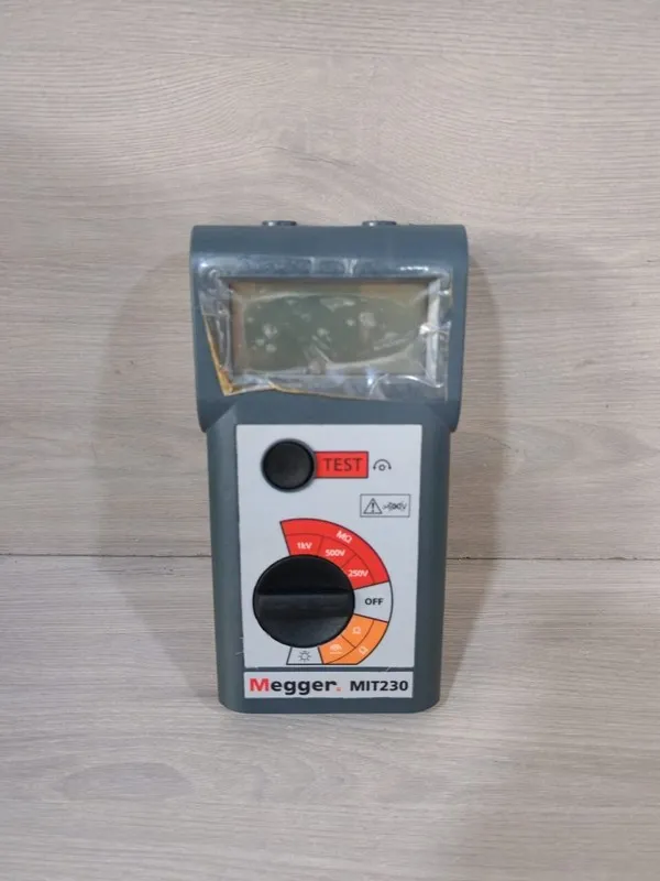 Тестер Megger MIT230 Meter Insulation Tester