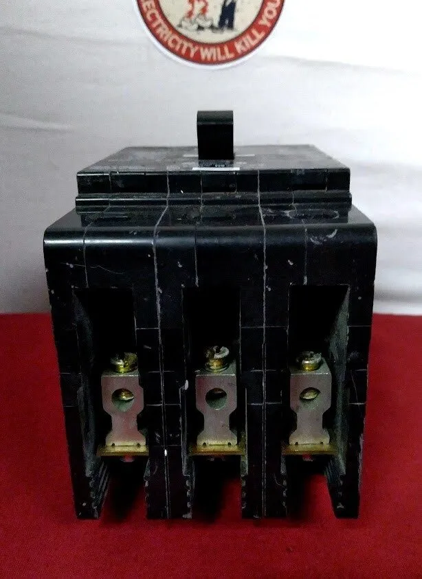 Автоматический выключатель Square D EGB34030 30 amp 35kA@480v Bolt on EGB Circui