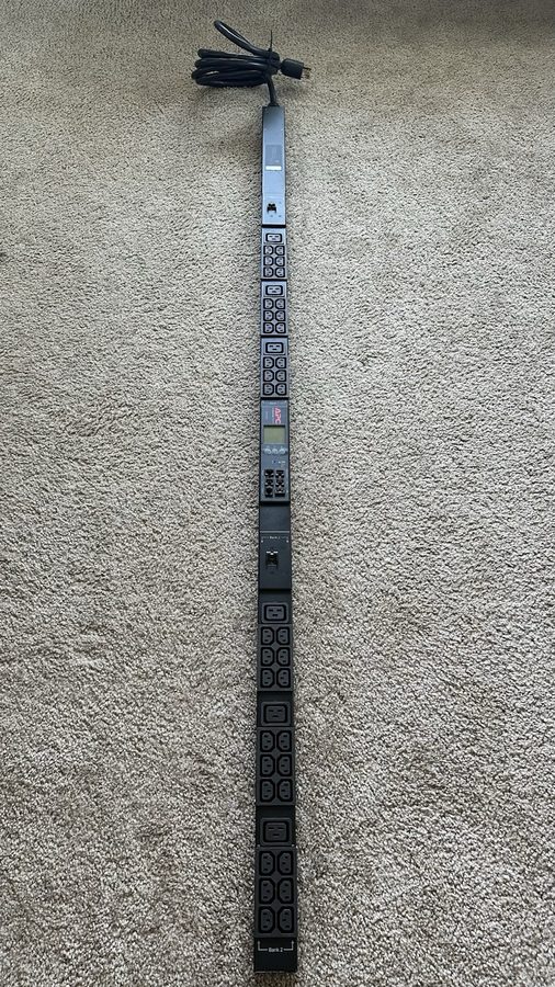 Блок розеток APC AP8841 Switched Rack PDU 2G 24A 200-240V 42 C13 6 C19 Networked