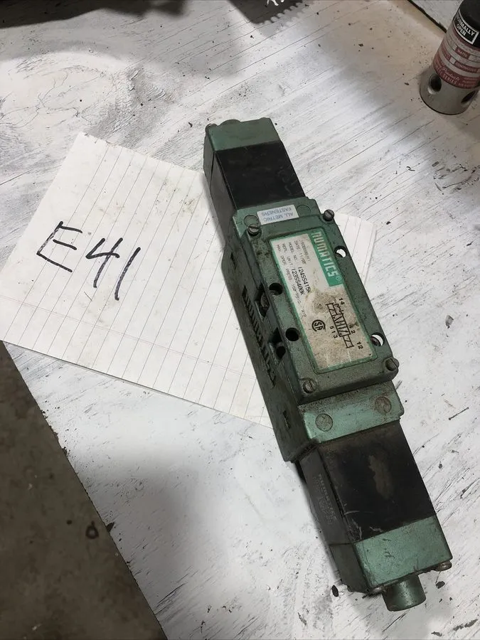 Пневмораспределитель Numatics 124SS415K 4/2 Position Solenoid Pneumatic Directio