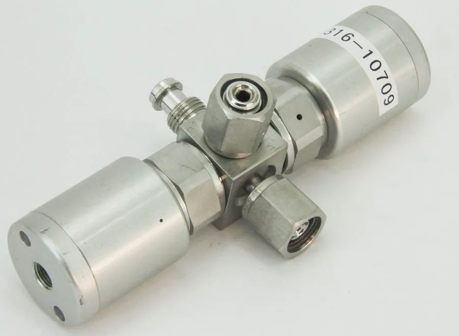 Клапан 10709 SWAGELOK 3-WAY DIAPHRAGM VALVE DBL ACTR 1/4'' VCR E32104 6LVV-P1D12