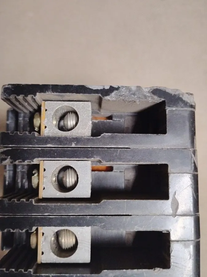 Автоматический выключатель Square D EDB34060 Circuit Breaker 60A 3-Pole 480V AC
