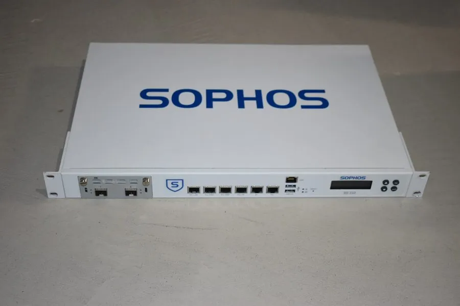 Сервер Sophos 4x 10GBe Gigabit Rackmount OPNsense Firewall Xeon E3-1225v3 16GB R