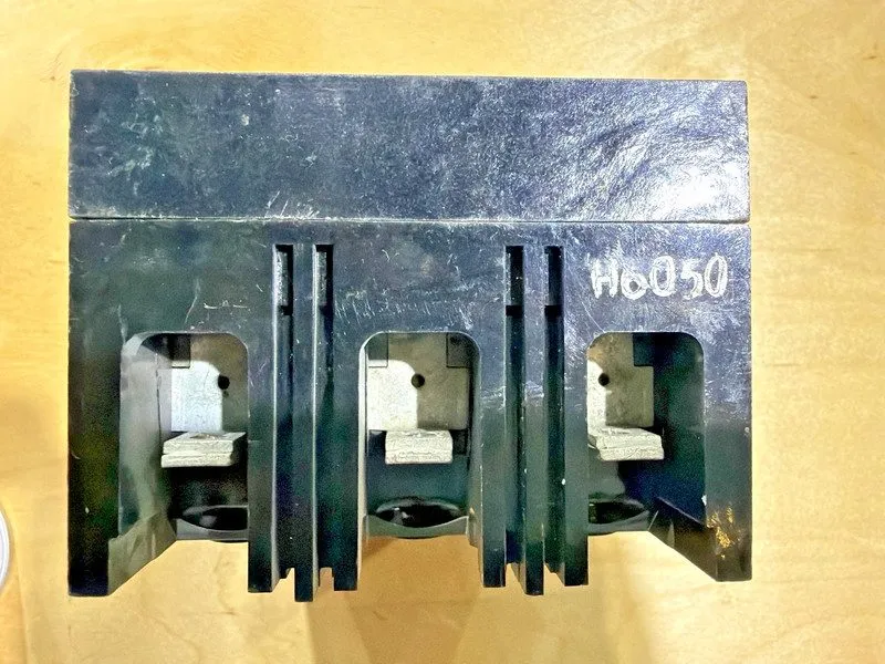 Автоматический выключатель GE THED136050 3 Pole 50A Circuit Breaker 600VAC 25kA — фото лота 2