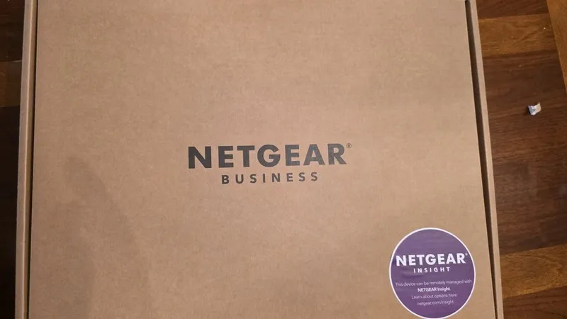 Коммутатор NETGEAR GS728TPP-200NAS 24-Port Gigabit Smart Managed PoE+ Rack Switc