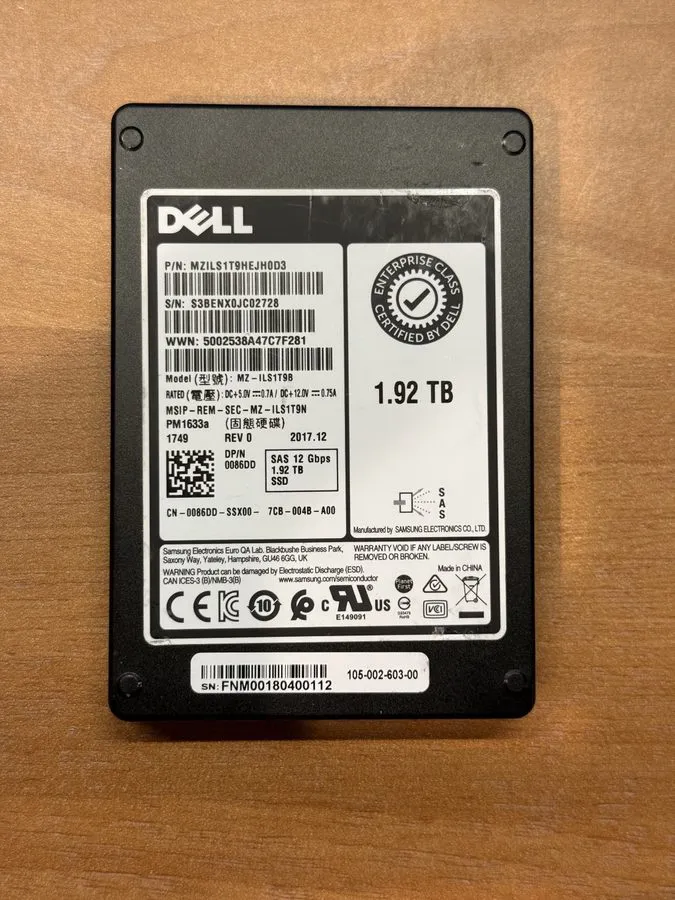 SSD-накопитель Dell/Samsung PM1633a 3.84TB MZILS3T8HMLH SAS 12Gb/s 3D TLC 1 DWPD