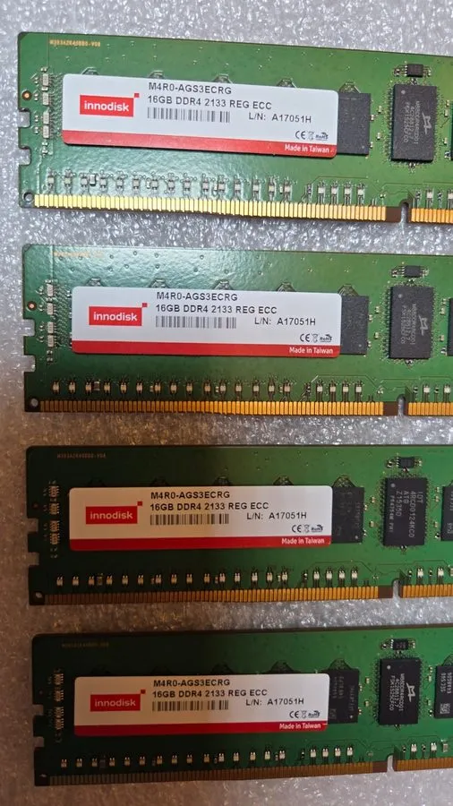 Модуль памяти INNODISK M4R0-AGS3ECRG 64GB (4 x 16GB) PC4-17000 DDR4-2133MHz ECC  — фото лота 2