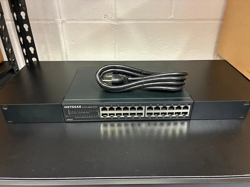 Коммутатор NETGEAR GS324-200NAS 24-Port Gigabit Ethernet Unmanaged Switch Black