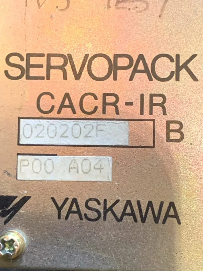 Сервопривод Yaskawa CACR-IR 020202F-B Servopack CACRIR020202FB P00-A04 — фото лота 1