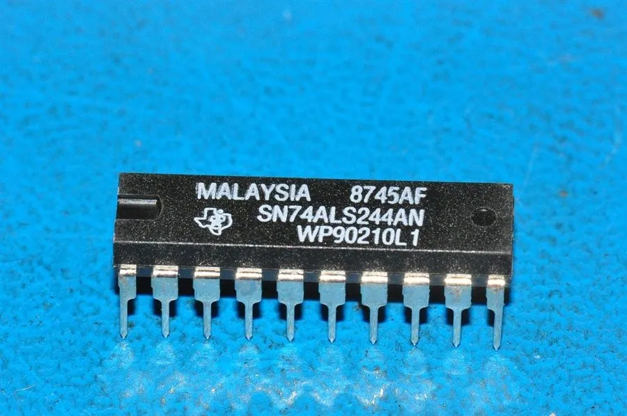Микросхема SN74ALS244AN Logic IC DIP20 Texas Instruments