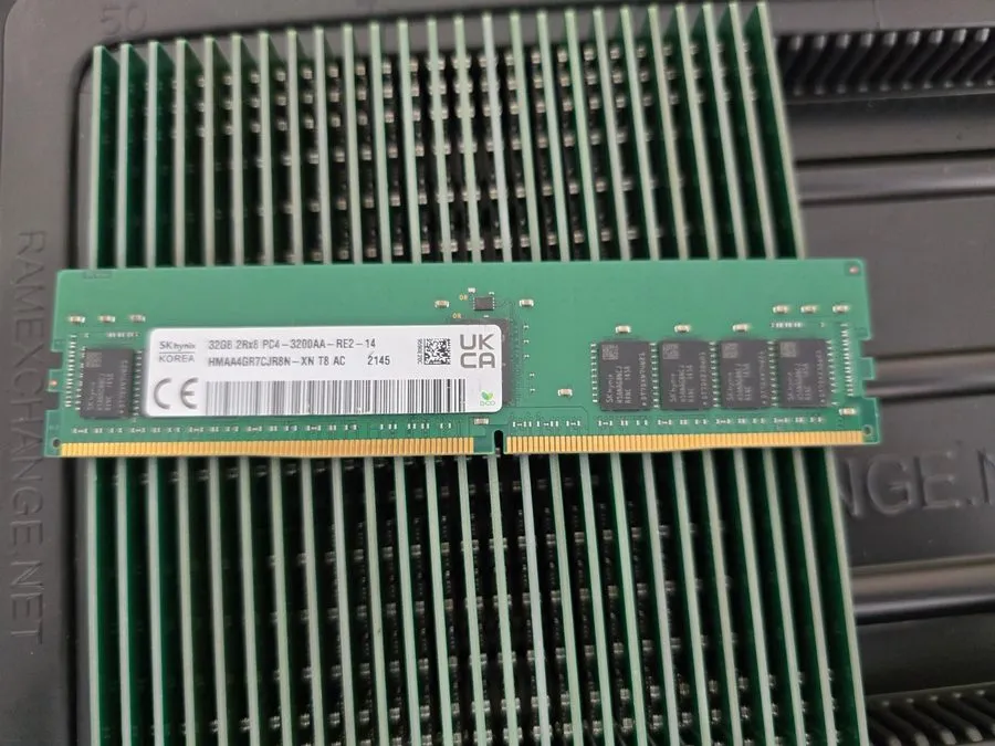 Модуль памяти 32GB 2RX8 PC4-25600 (DDR4-3200) ECC RDIMM SK Hynix HMAA4GR7CJR8N-X
