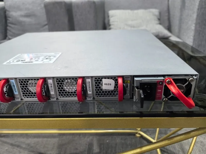 Коммутатор ARISTA DCS-7150S-64-CL-F 48-Port 10G SFP+Switch. Cloud Networking — фото лота 2