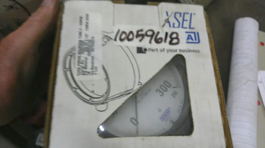 Трубопроводная арматура Wika instrument 300 PSI 1/2" NPT Lower Mount Gauge 98348