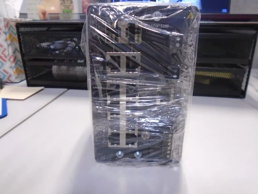 Коммутатор Allen Bradley 1783-CMS10P Stratix 5200 10 Port Switch