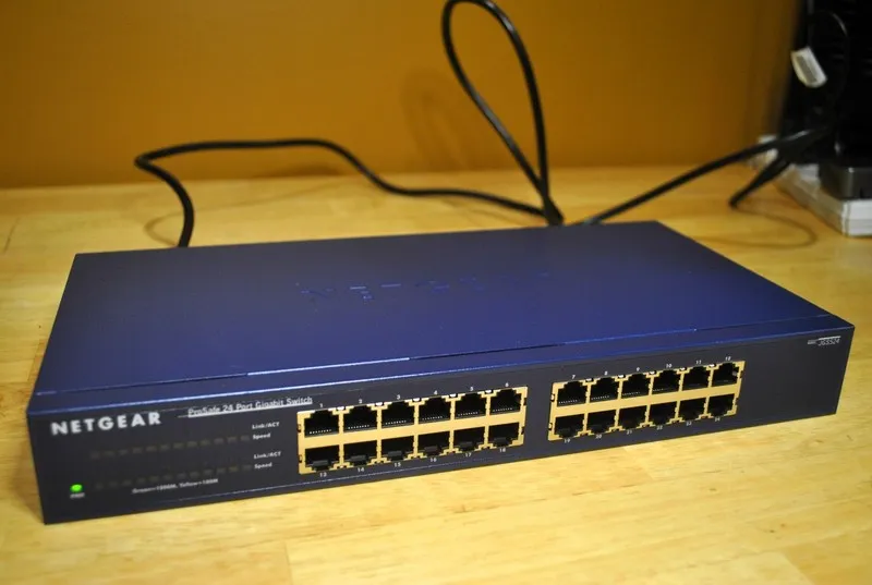 Коммутатор NETGEAR ProSafe Jgs524 24-port Gigabit Ethernet Switch JGS524NA