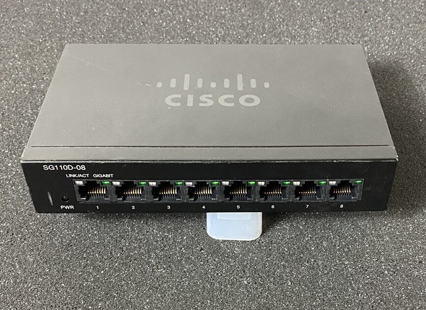 Коммутатор Cisco 8-Port Gigbit Desktop Switch With Power Cord SG110d-08
