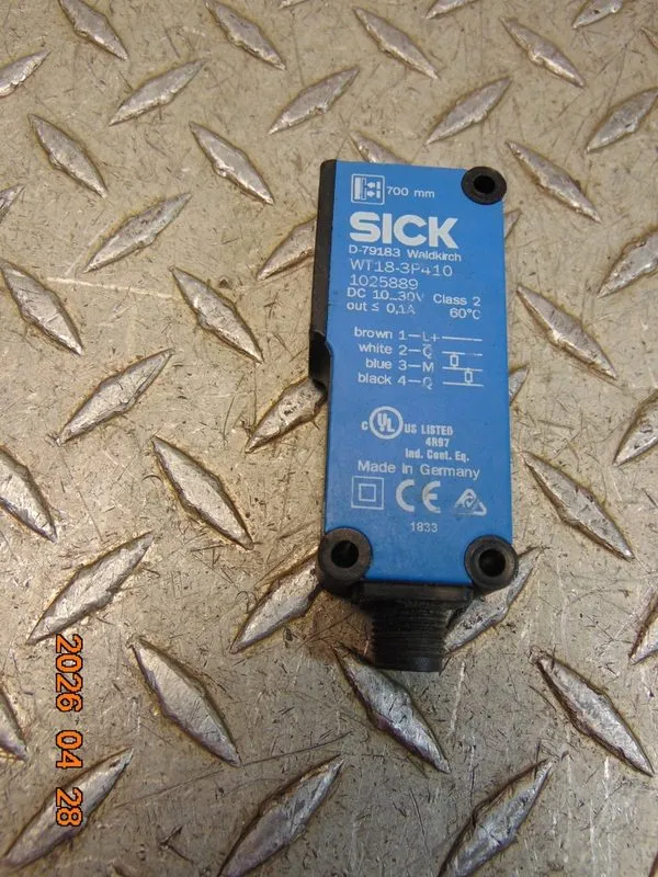 Фотоэлектрический датчик SICK WT18-3P410 Photoelectric Sensor One
