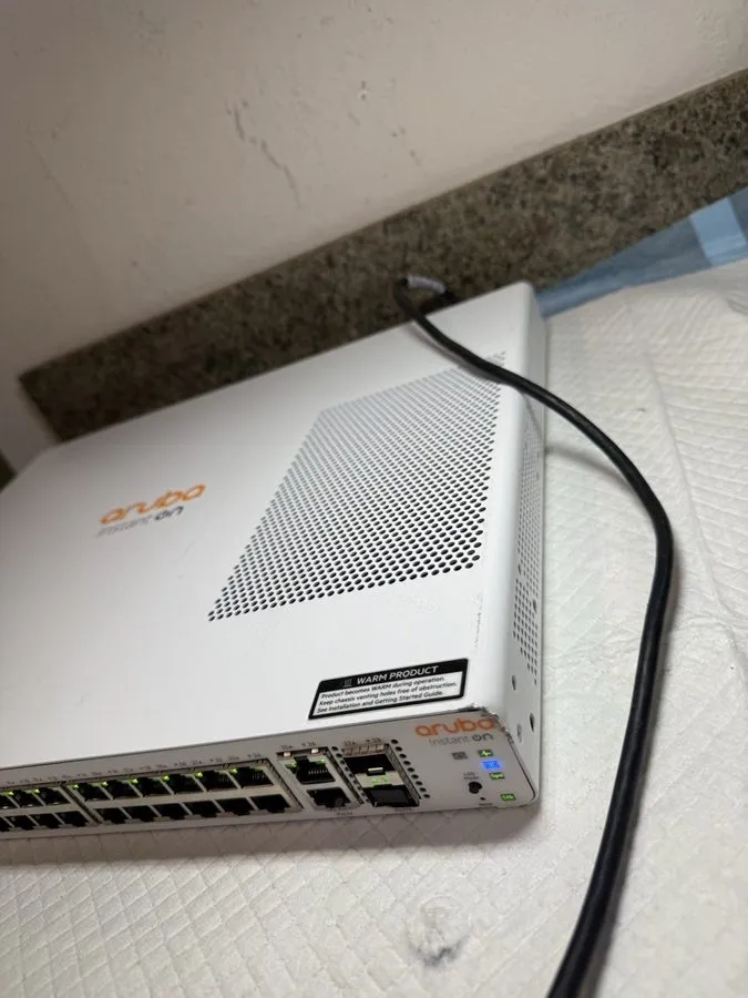 Коммутатор HPE Aruba Instant On 1960 JL806A 24-Port Gigabit Managed Switch 2x 10 — фото лота 2