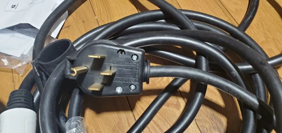Аккумулятор ADEV7K-Y1 TwoBarrels Home Flex EV Charger Level 2 26ft Extension Cab