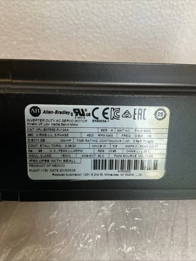 Серводвигатель Allen Bradley VPL-B0753E-PJ12AA Servo Motor Low Inertia Sealed — фото лота 2