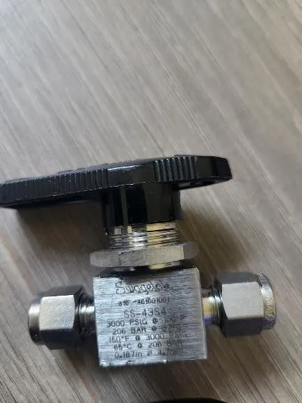 Клапан Swagelok SS-43S4 316 Stainless Steel Ball Valve 1/4"