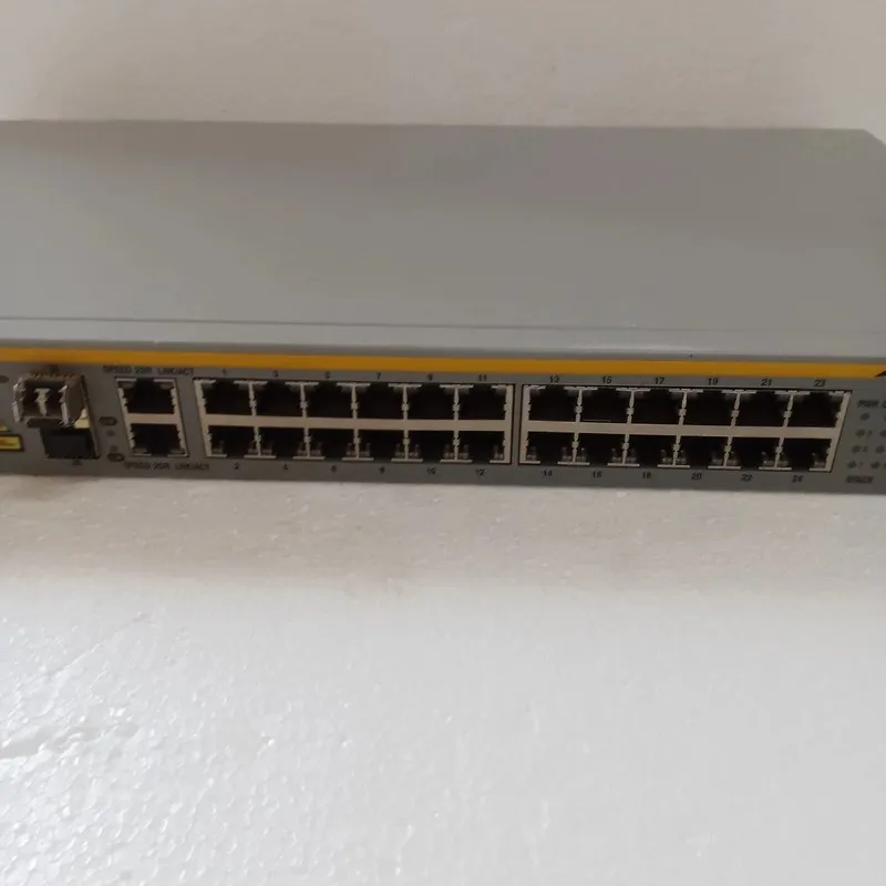 Коммутатор Allied Telesis AT-8000S/24 Network Switch 100-240V AC 1.5A 50-60Hz 24