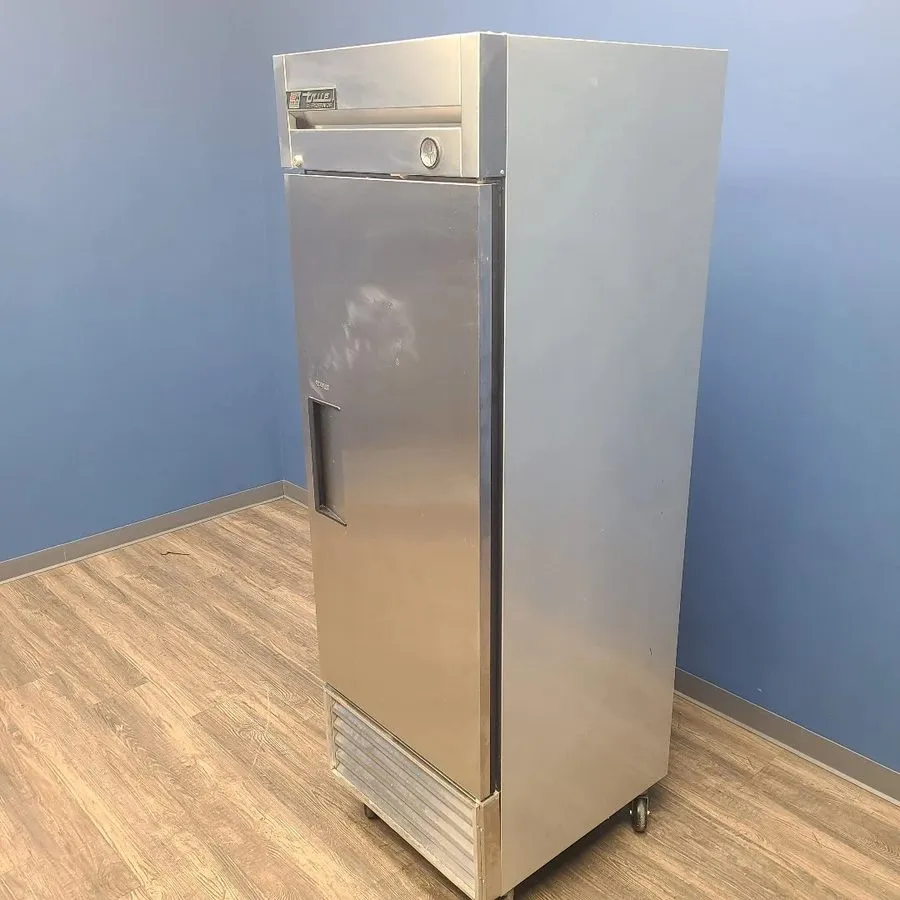 Холодильный шкаф True Mfg. T-23 Reach-In Refrigerator 1083714