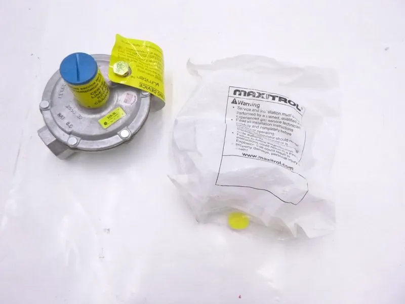Трубопроводная арматура Maxitrol 325-3L 1/2" Gas Line Pressure Regulator CSA/ANS