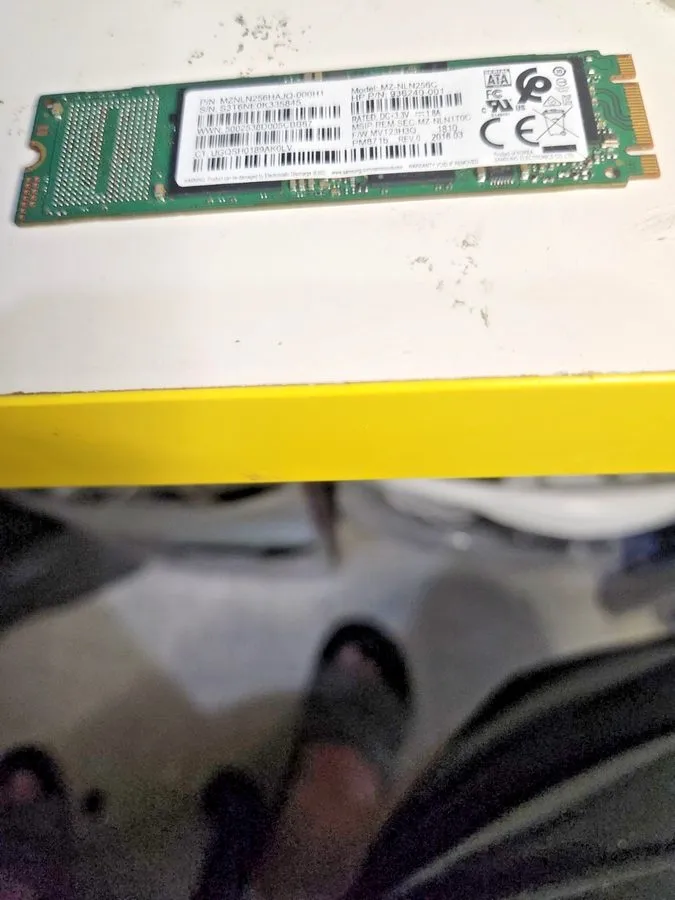 SSD-накопитель 256GB Samsung PM871b M.2 SATA SSD (MZ-NLN256C) 2280