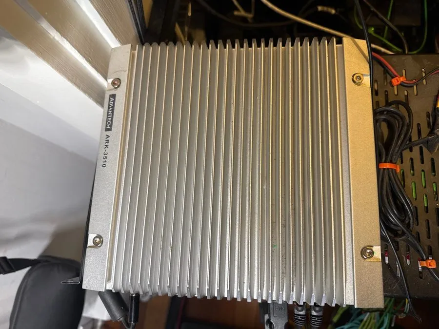 Промышленный компьютер Advantech ARK-3510 Fanless Industrial PC Core i7 16GB 2x5 — фото лота 2