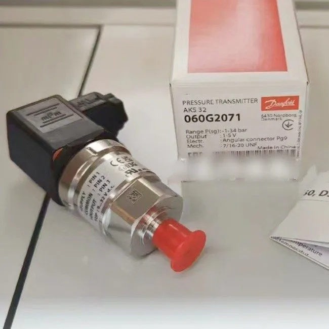 Датчик давления Danfoss AKS32 060G2071 pressure transmitter