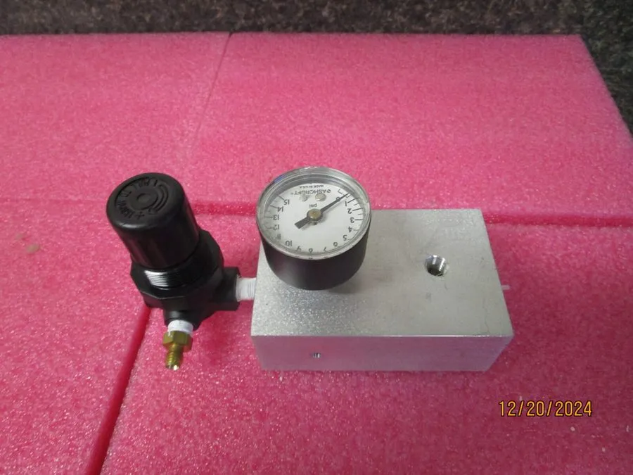 Регулятор давления Norgren R07-100-RNKA Pneumatic Regulator, In: 300psi, Out: 10