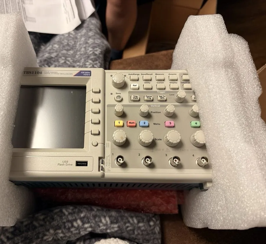 Осциллограф Tektronix TBS1104 Digi Oscilloscope 4 Channel 100MHZ 1GS/S Voltage P