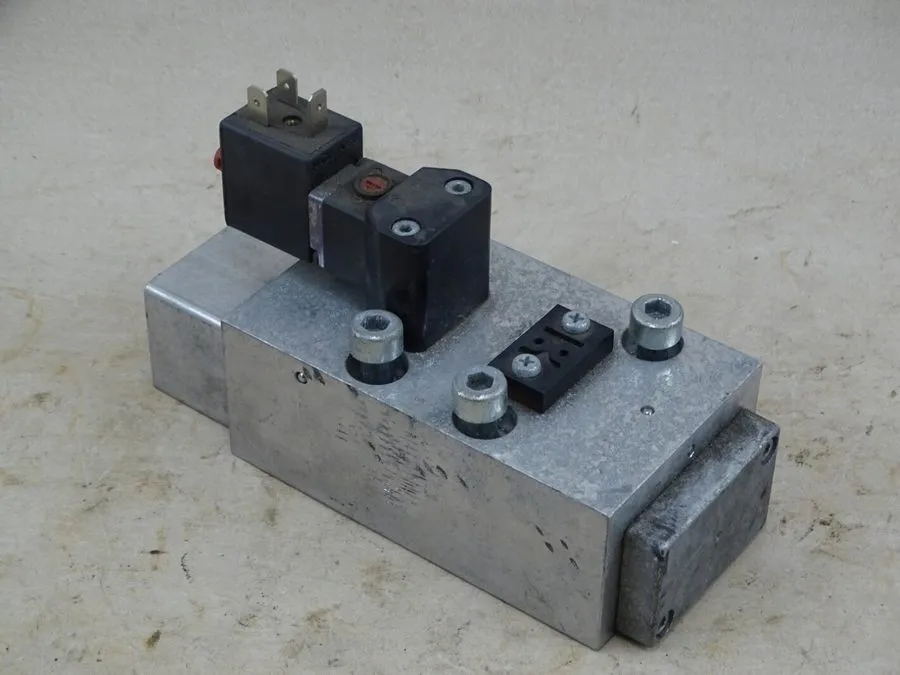 Электромагнитный клапан Norgren Pneumatic System Single Solenoid Valve UM2235422