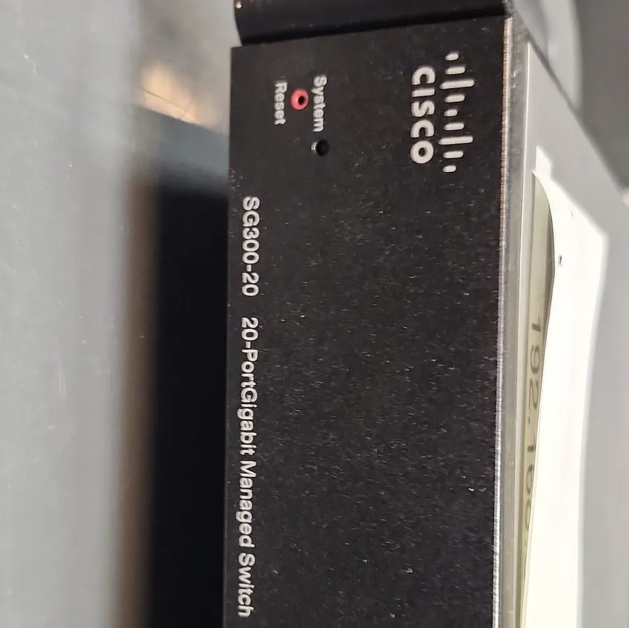 Коммутатор Cisco SG300-20 20-Port Gigabit Managed Ethernet Switch PoE