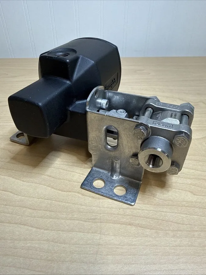 Трубопроводная арматура Swagelok 131 DA Double Acting Actuator w/ SS-R62EF2 Ball — фото лота 1