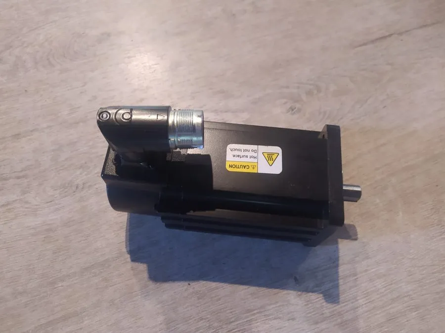 Серводвигатель ALLEN-BRADLEY SERVO MOTOR 3-PHASE INVERTER DUTY VPL-B0752M-PJ12AA