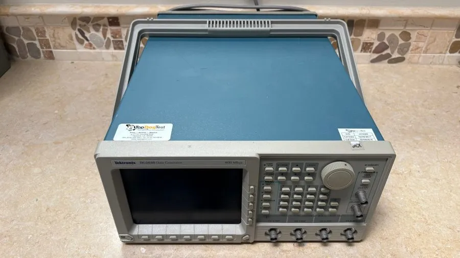 Тестер Tektronix DG2030 Data Pattern Generator — фото лота 1