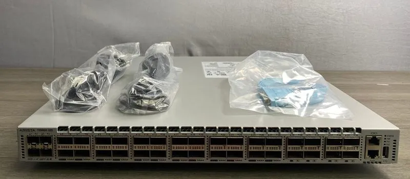 Коммутатор Arista DCS-7050QX-32S-F 32-Port 40GbE QSFP+ Switch F-B Managed