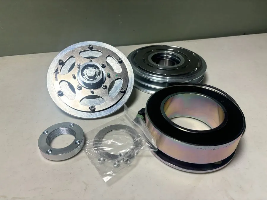 Компрессор 107-0368- CLUTCH ASSY для TK SCREW COMPRESSOR -(2-5V Grv Pulley) (107 — фото лота 1