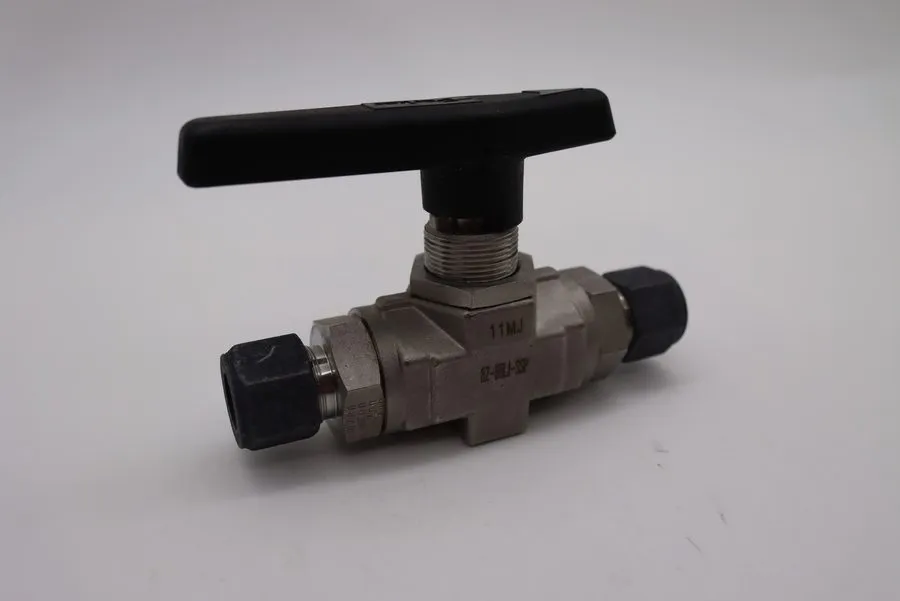Клапан Parker 8Z-B8LJ-SSP: 1/2" Tube OD Stainless Steel 2-Way Ball Valve
