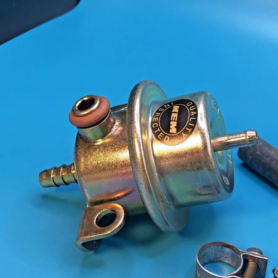 Трубопроводная арматура Standard Ignition Fuel Injection Pressure Regulator PR17 — фото лота 1