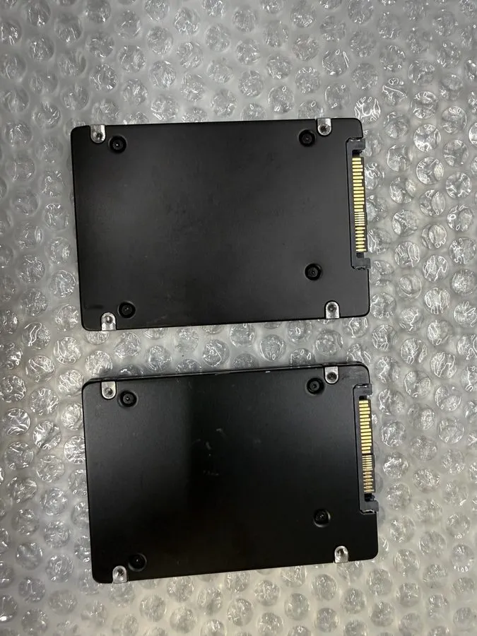 SSD-накопитель Samsung PM9A3 1.92TB 2.5" NVMe PCIe Gen4 Internal SSD MZQL21T9HCJ