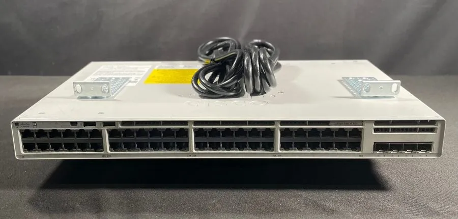 Коммутатор Cisco C9200L-48T-4G-E 48 Port Data Gigabit Switch